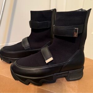 IRI black ankle boots